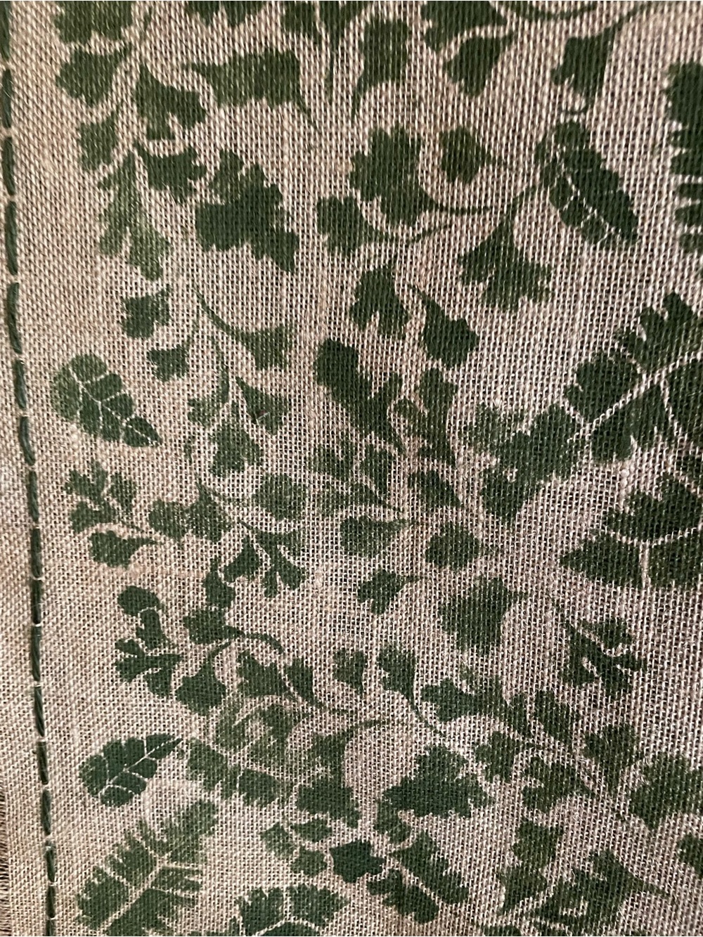 Green Leaf Pattern Burlap Table Runner - Picture 3 of 15